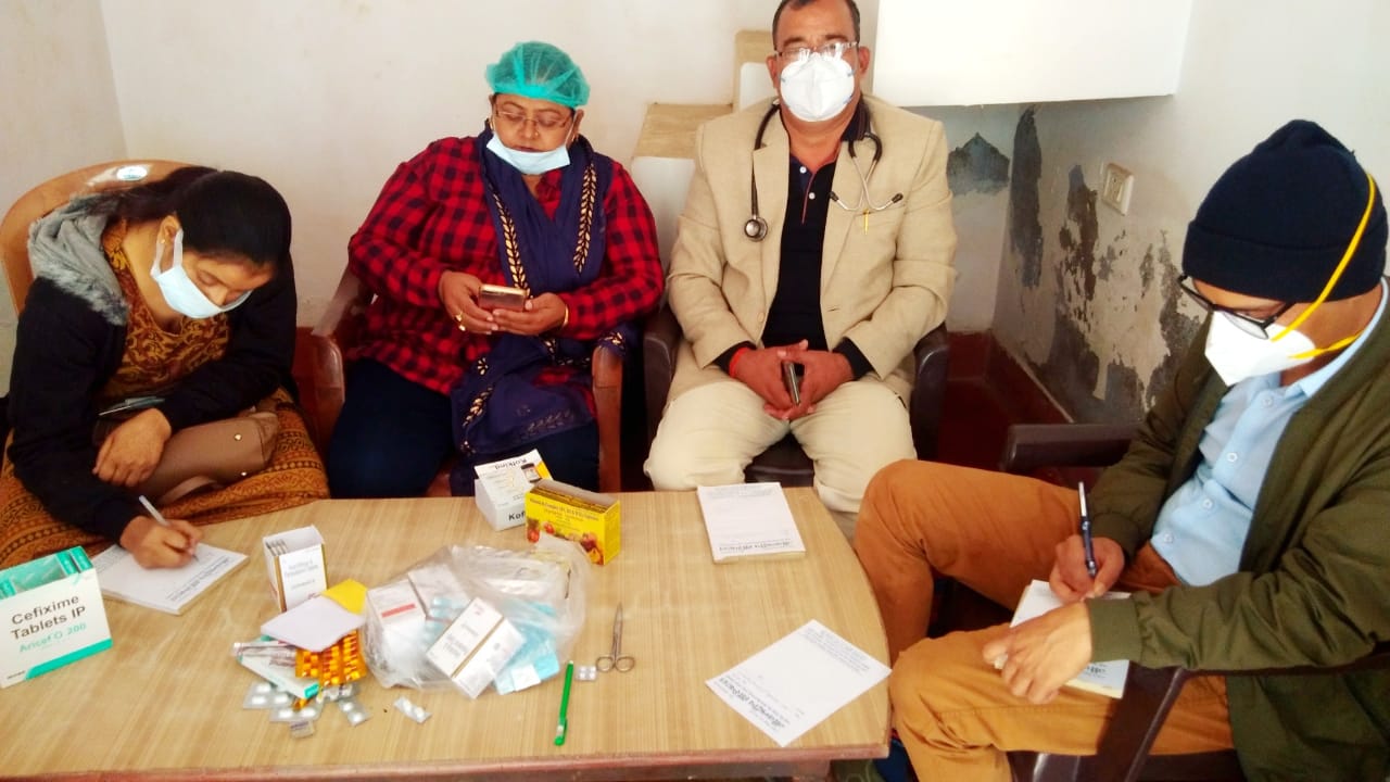 Prayagraj : जीवन दीप  हॉस्पिटल की ओर से स्वास्थ्य शिविर में 200 लोगों का  निशुल्क  स्वास्थ्य परीक्षण किया गया
