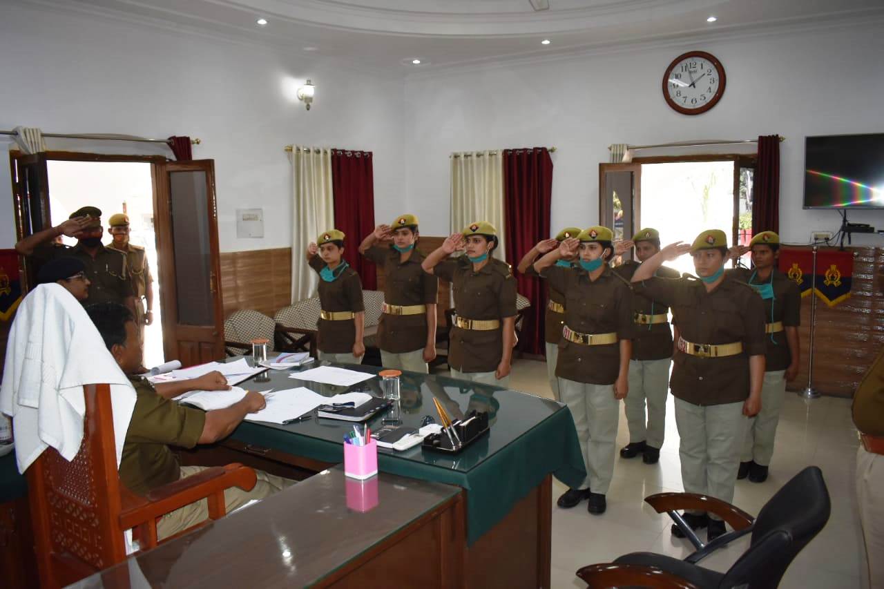 प्रयागराज में महिला रिक्रूट आरक्षियों का साक्षात्कार लिया गया। 1 24 4