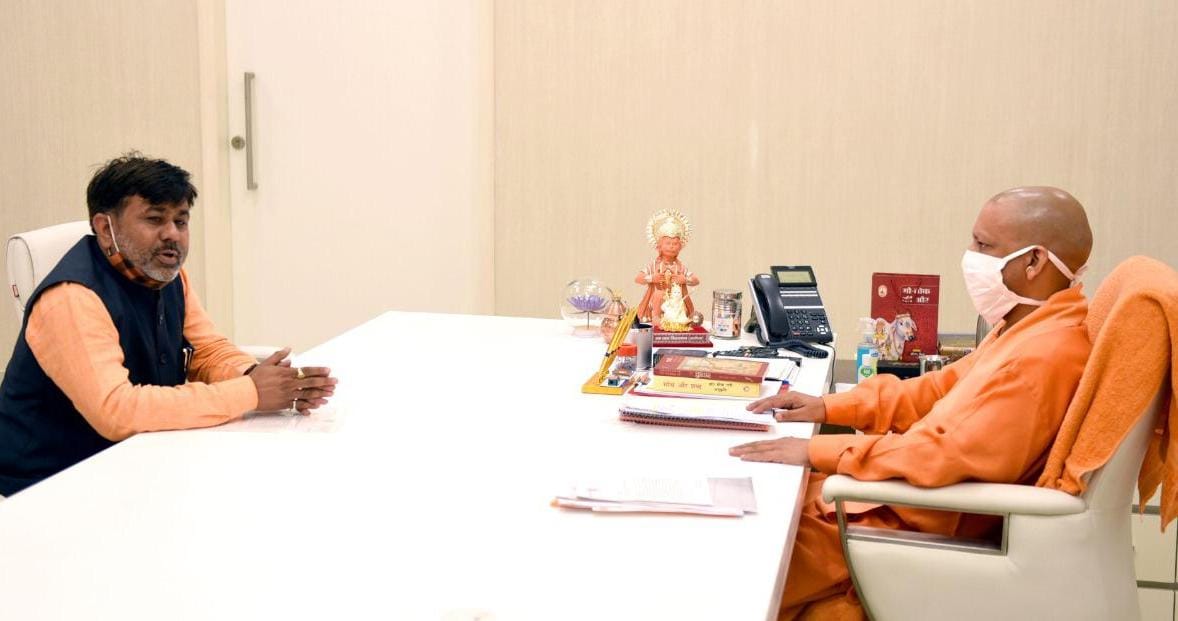 रानीगंज के विधायक धीरज ओझा ने सीएम योगी से की लखनऊ में मुलाकात 1 IMG 20210223 WA0031