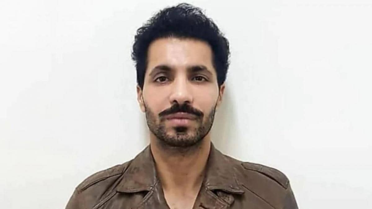 Delhi- 26 January Deep Siddhu Case : 26 जनवरी को हुई हिंसा के मामले में गिरफ्तार दीप सिद्धू और इकबाल सिंह को आज क्राइम ब्रांच की टीम लाल किला लेकर जा रही है, रीक्रिएट किया जाएगा क्राइम सीन 6 deep 6