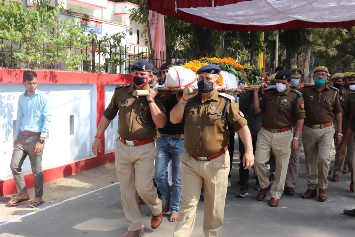 प्रयागराज: ड्यूटी पर जा रहे सिपाही की सड़क हादसे में मौत 6 59 5