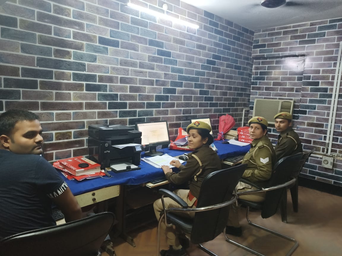 प्रयागराज : कोतवाली कर्नलगंज परिसर को स्वच्छ एवं साफ सुथरा बनाने के साथ-साथ एक अच्छा वातावरण बनाने का प्रयास 6 62 1