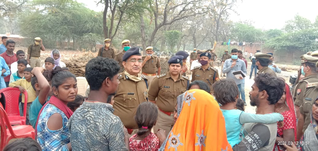 प्रयागराज : मऊआइमा के अन्तर्गत हुयी घटना से सम्बन्धित घटनास्थल का पुलिस द्वारा आवश्यक दिशा निर्देश दिए गए 2 63 2