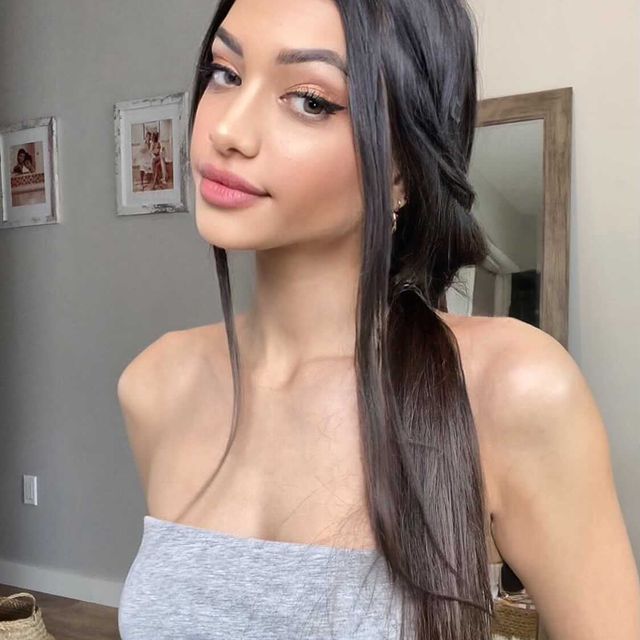 चंकी पांडे की भतीजी भी आजकल सुर्ख़ियों में, डाली bf संग फोटो 5 148227833 265995994959901 8836233913523579587 n