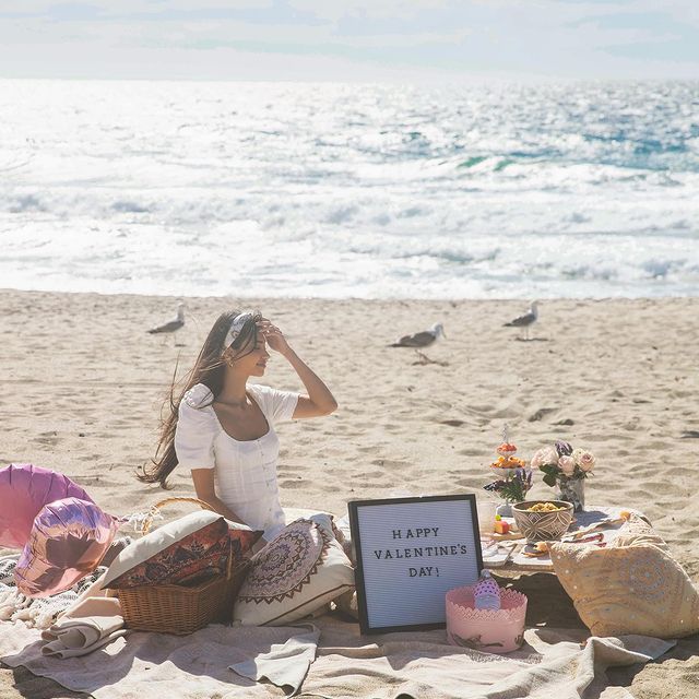 चंकी पांडे की भतीजी भी आजकल सुर्ख़ियों में, डाली bf संग फोटो 6 150094780 449255906433108 7777058381983891474 n