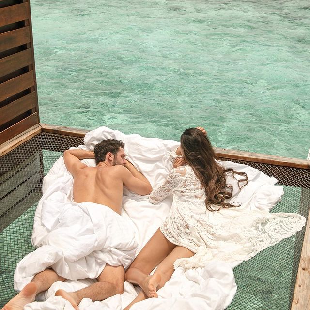 चंकी पांडे की भतीजी भी आजकल सुर्ख़ियों में, डाली bf संग फोटो 7 169639705 903839037072500 1810628551823809131 n