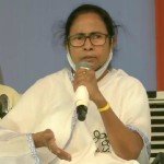 Bengal chunav: ईद पर मतदान के एलान से बिफरीं विपक्षी पार्टियां, चुनाव आयोग पर लगाया यह आरोप 8 west bengal cm mamata banerjee in dum dum 1618226175