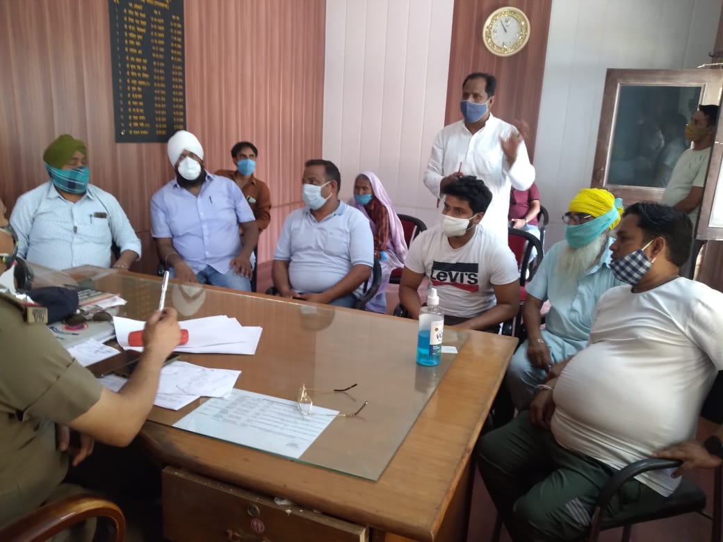 बाजपुर व्यापारी और पुलिस के मध्य कोरोना गाइड लाइन को लेकर संवाद : 1 IMG 20210527 WA0010