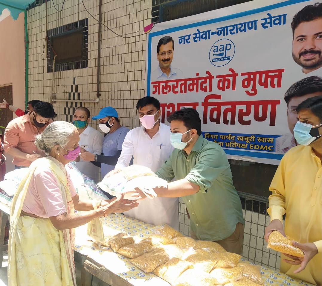 पूर्वी दिल्ली नगर निगम एवं खजूरी खास वार्ड से निगम पार्षद मनोज कुमार त्यागी ने आज लगभग 200 जरूरतमंदों को सूखा राशन वितरण 6 IMG 20210529 WA0060