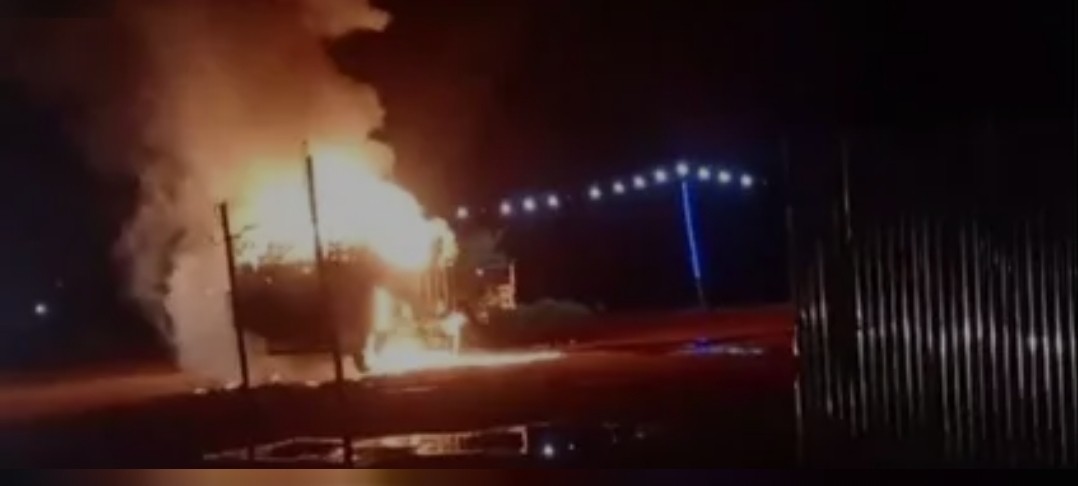 मध्यप्रदेश के शिवपुरी जिले में दवाईयों से भरी ट्रक में लगी आग ! 1 Screenshot 20210509 182852 Samsung Internet