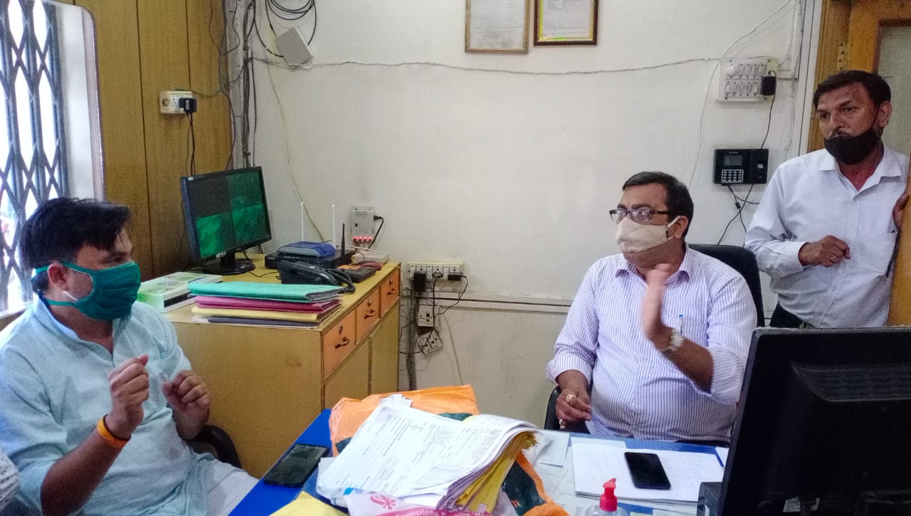 काशीपुर अर्बन को-आपरेटिव बैंक में मैनेजर पर शेयर होल्डर के फार्म को जमा न करने का लगा आरोप: 2 IMG 20210607 WA0026 1