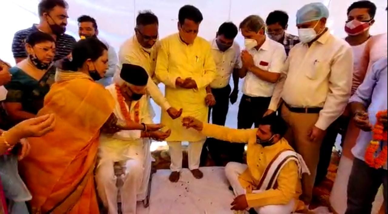 आज कृष्णा नगर वार्ड स्थित राधे पुरी निगम विद्यालय के नए भवन के भूमि पूजन कार्यक्रम और वृक्षारोपण कार्यक्रम - Sandeep kapoor निगम पार्षद 7 IMG 20210624 WA0003