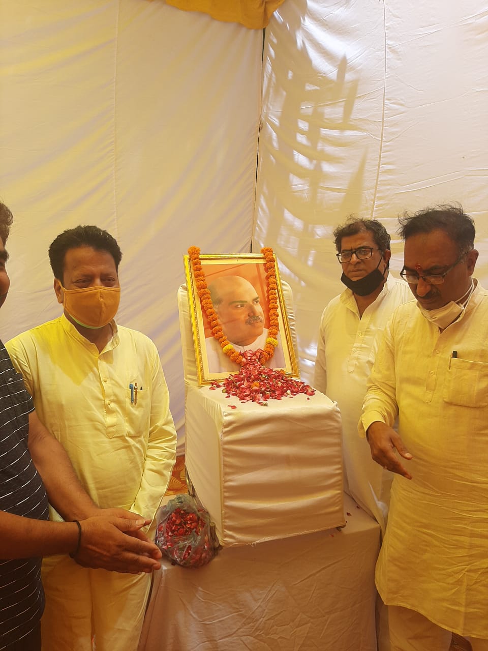 आज कृष्णा नगर वार्ड स्थित राधे पुरी निगम विद्यालय के नए भवन के भूमि पूजन कार्यक्रम और वृक्षारोपण कार्यक्रम - Sandeep kapoor निगम पार्षद 2 IMG 20210624 WA0009