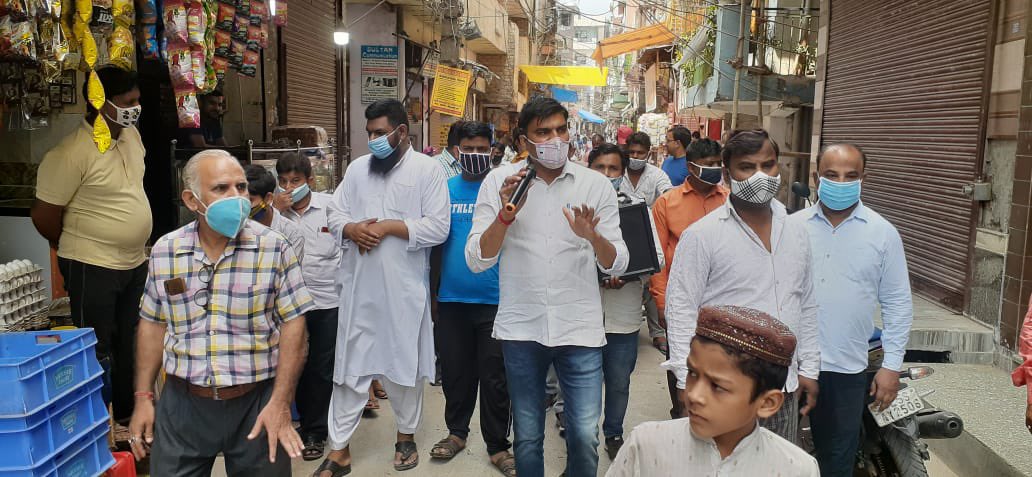 आज चाँदबाग में डोर टू डोर जाकर सभी क्षेत्रवासियो को कोरोना वैक्सीन लगवाने के लिए जागरुक किया - Manoj Tyagi 1 IMG 20210619 231131