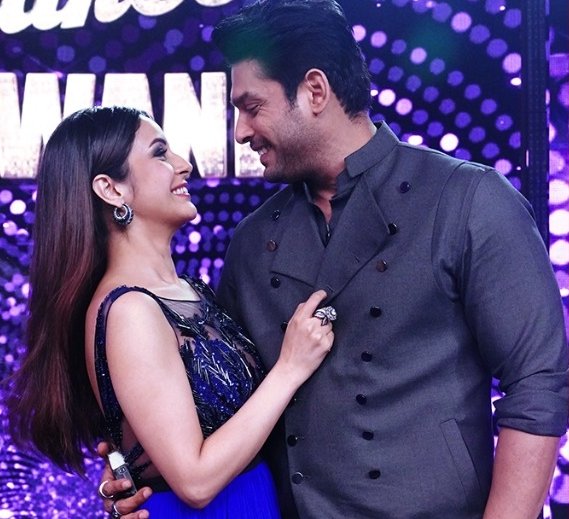 #SidNaazRocksDD3 Trending on Twitter 10 E9T7P0gUUAA3n1k