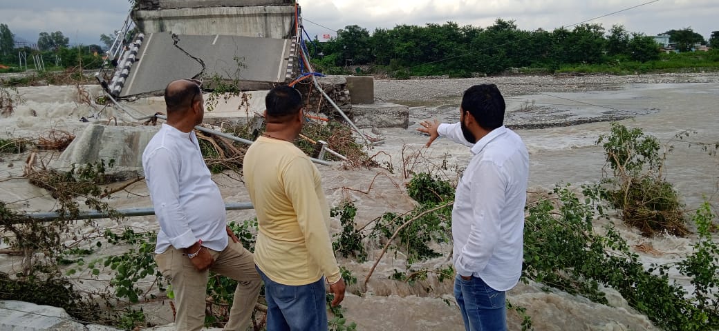 यूकेडी ने की रानीपोखरी पुल टूटने के दोषियों को दंडित करने की मांग 1 IMG 20210831 WA0017
