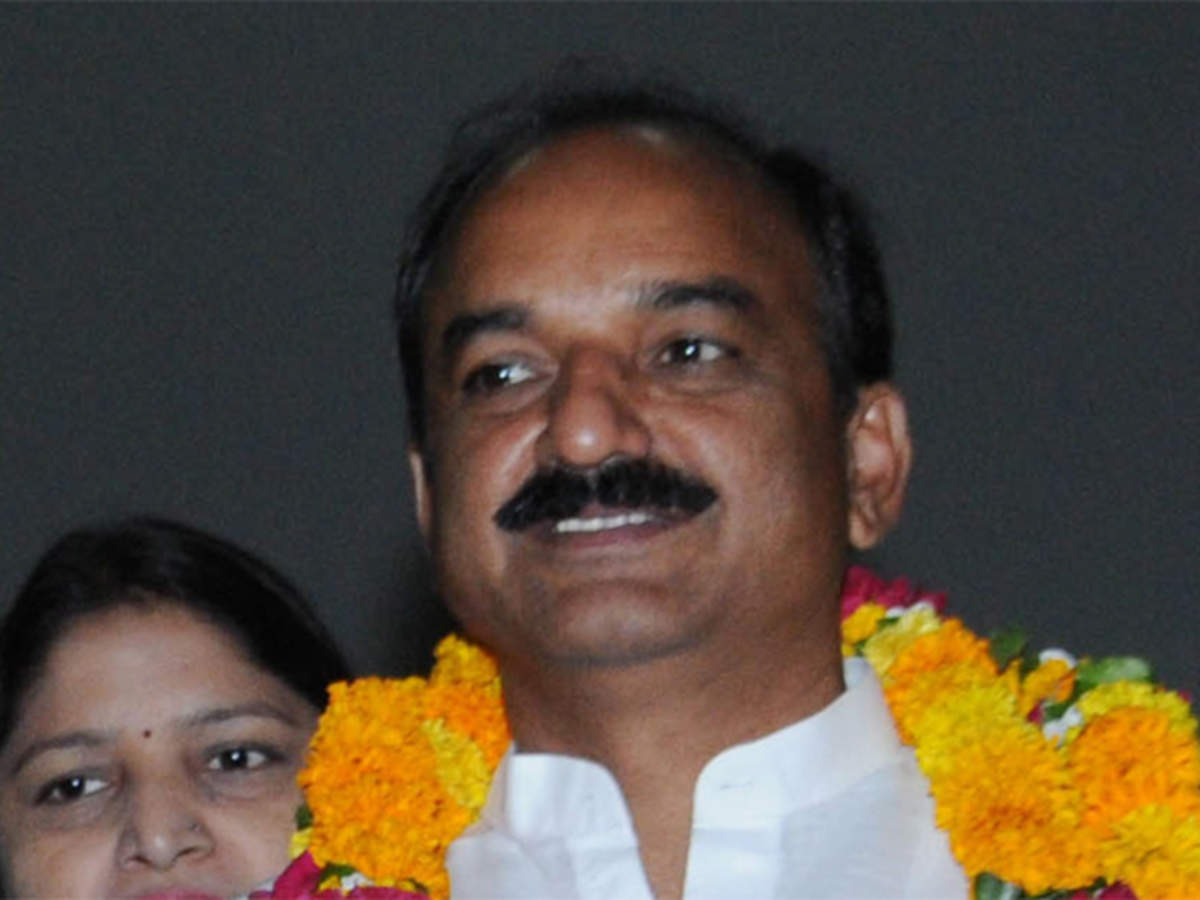 दिल्ली का रिपोर्ट कार्ड - श्री बिपिन बिहारी सिंह - निगम पार्षद - पटपड़गंज 8 east delhi mayor gives up official car driver facility