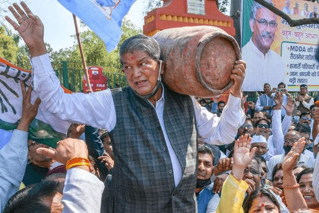 अब कांग्रेस भी चलने लगी "आप" के रास्ते पर : 1 image