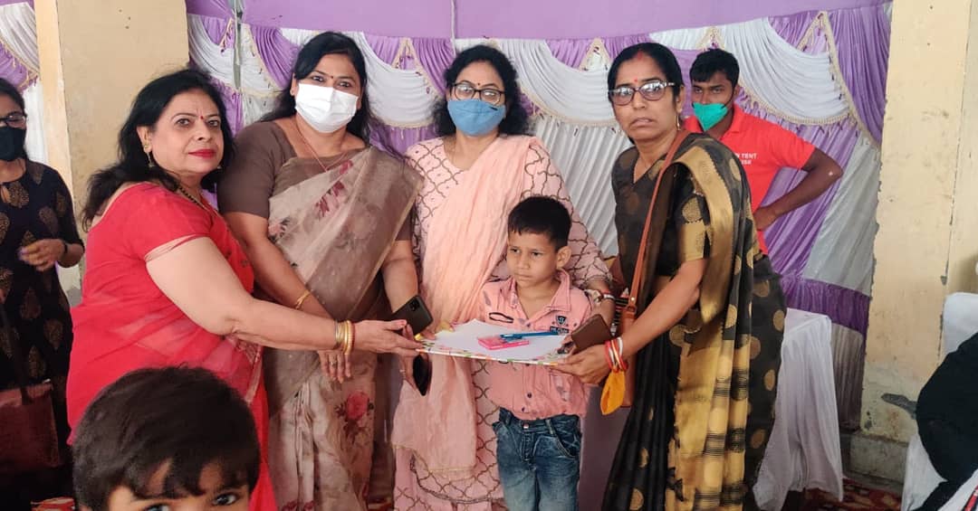 सेवा बस्तियों के बच्चों के लिए चित्रकला प्रतियोगिता, माननीय प्रधानमंत्री श्री नरेंद्र मोदी जी के जन्मदिवस के अवसर पर सेवा ही समर्पण पखवाड़ा – अपर्णा गोयल निगम पार्षद 4