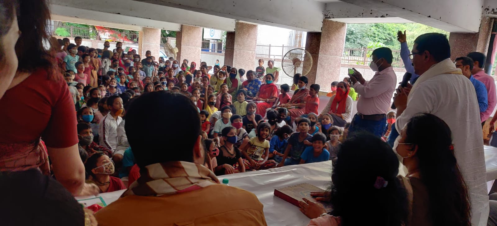 सेवा बस्तियों के बच्चों के लिए चित्रकला प्रतियोगिता, माननीय प्रधानमंत्री श्री नरेंद्र मोदी जी के जन्मदिवस के अवसर पर सेवा ही समर्पण पखवाड़ा – अपर्णा गोयल निगम पार्षद 5 FAD7MdPVUAIZDcR