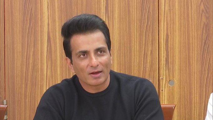 Breaking News: सोनू सूद के घर और दफ्तर पर पहुंची आयकर विभाग की टीम 4 gX1MF2IE