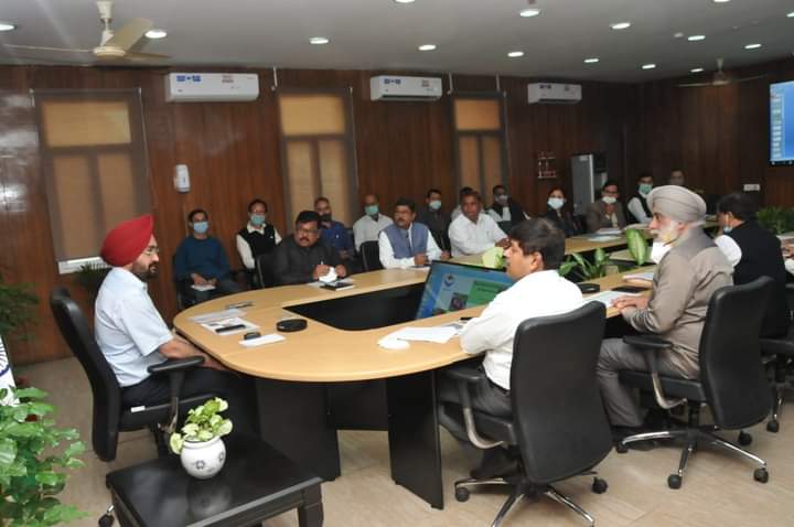 बागवानी उत्पादों का उत्पादन के साथ ही मार्केट बढ़ाए जाने पर फोकस किया जाए:डॉ. एस.एस.सन्धु 1 FB IMG 1635525998649