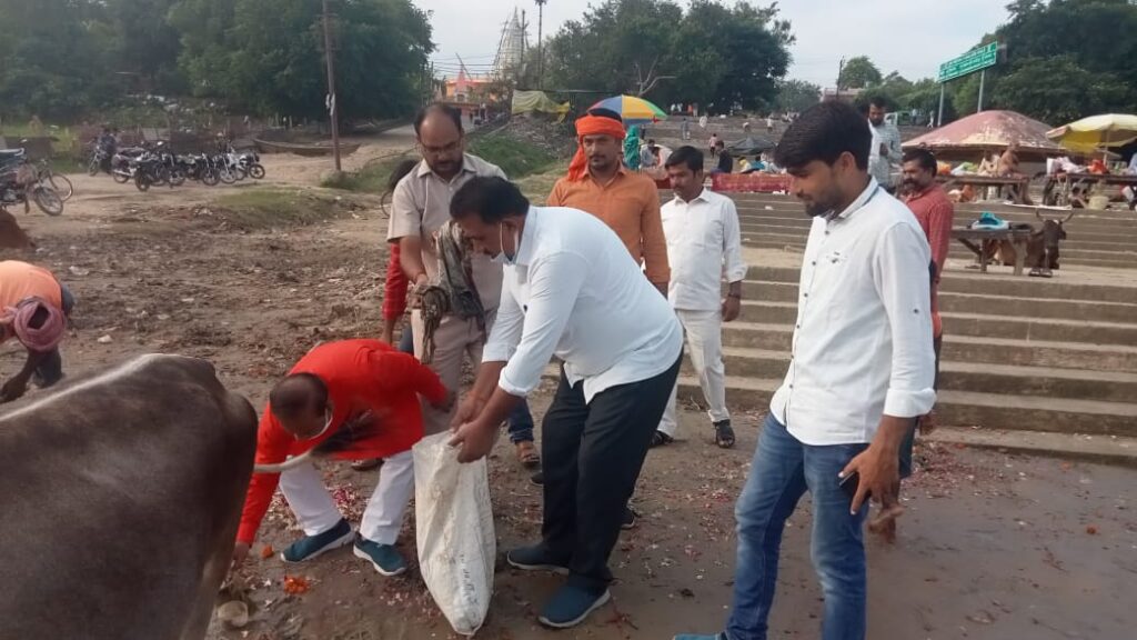 Swachh Bharat Abhiyan Arail Prayagraj अरैल प्रयागराज में माँ गंगा तट पर स्वच्छता अभियान 4 Swachh Bharat Abhiyan, Jan Media TV