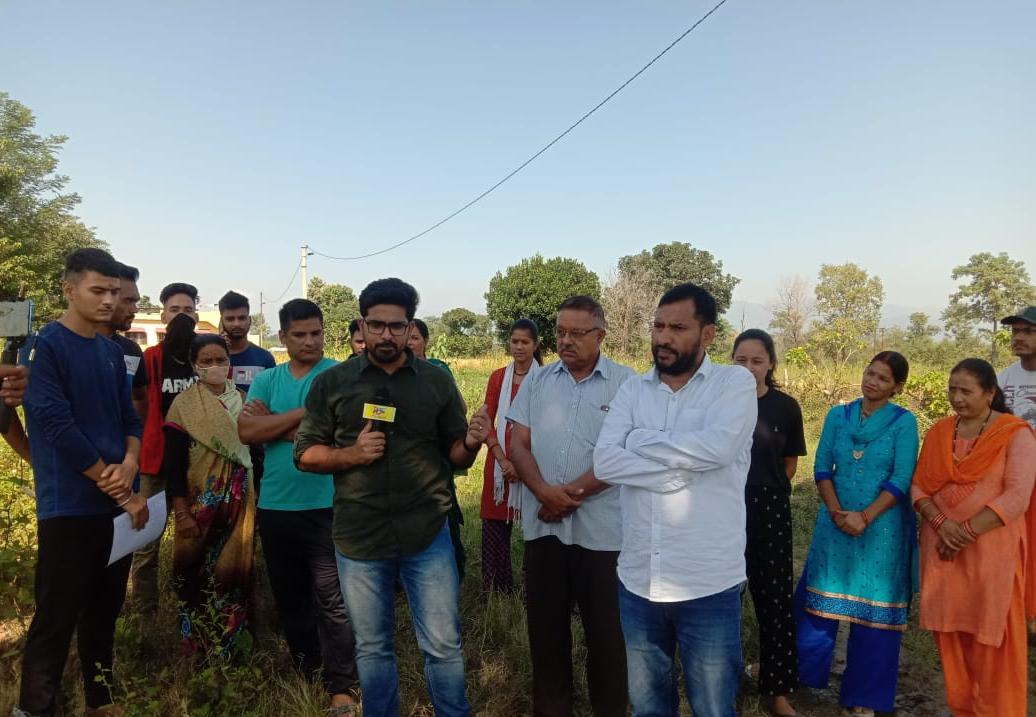 यूकेडी ने शुरू किया "रोड नहीं तो वोट नहीं" आंदोलन 1 IMG 20211013 WA0015