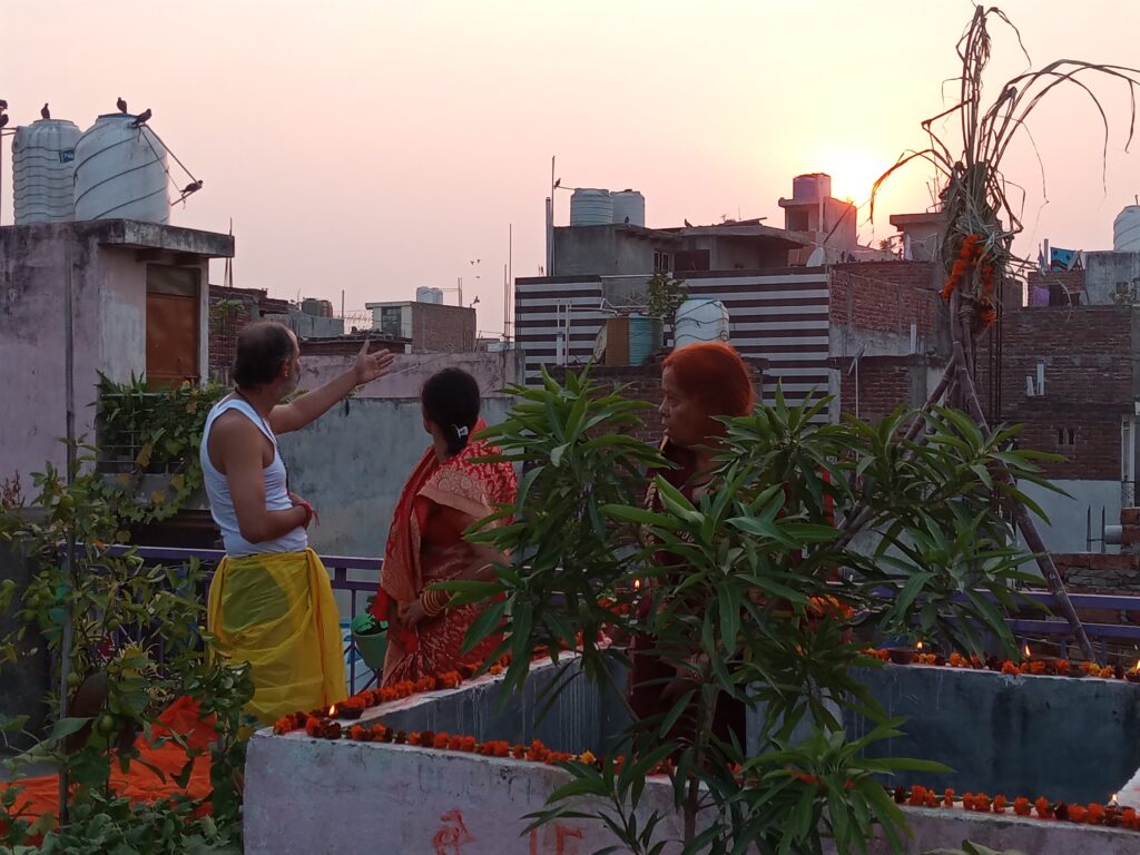 Chhath Puja Surya Mantra Aarti , अर्घ्य देते समय पढ़ें सूर्य मंत्र, छठ मइया की आरती 2 20211110 164736359