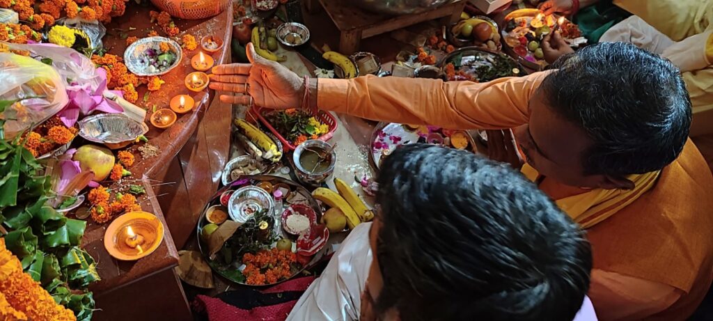 Devotthan Ekadashi Veni Madhav Temple Prayagraj देवोत्थान एकादशी पर वेणी माधव मंदिर प्रयागराज में हुआ नगर देवता का महाभिषेक 8 IMG 20211115 WA0039