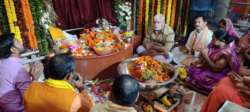 Devotthan Ekadashi Veni Madhav Temple Prayagraj देवोत्थान एकादशी पर वेणी माधव मंदिर प्रयागराज में हुआ नगर देवता का महाभिषेक 15 IMG 20211115 WA0041