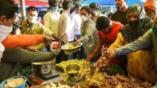 आम आदमी का हुआ बुरा हाल, मार्च में छप्परफाड़ बढ़ी महंगाई