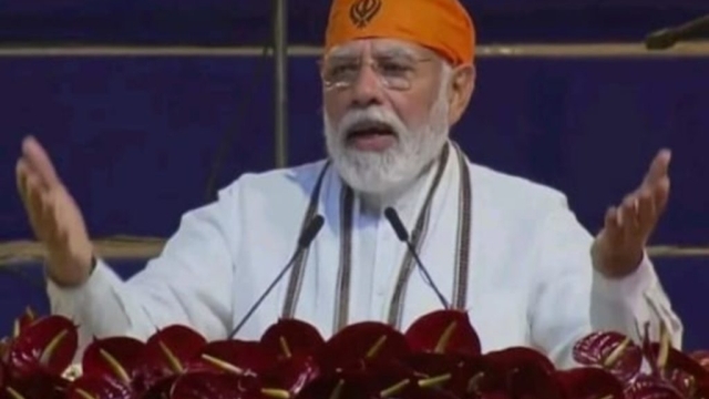 बड़ी-बड़ी सत्ताएं मिट गईं, भारत आज भी अमर खड़ा है: PM मोदी