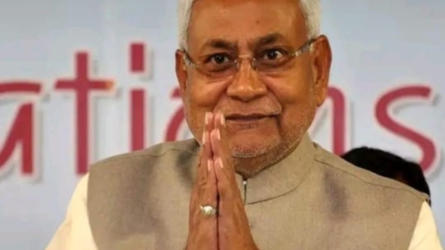 बिहार: नीतीश कुमार ने खाली किया CM आवास, क्या इस्तीफा देंगे?