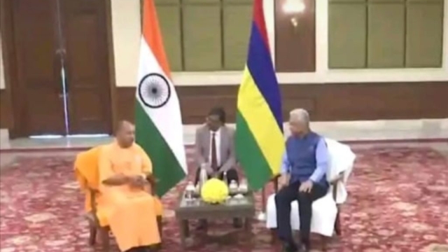 मॉरीशस के प्रधानमंत्री और CM योगी की द्विपक्षीय बैठक