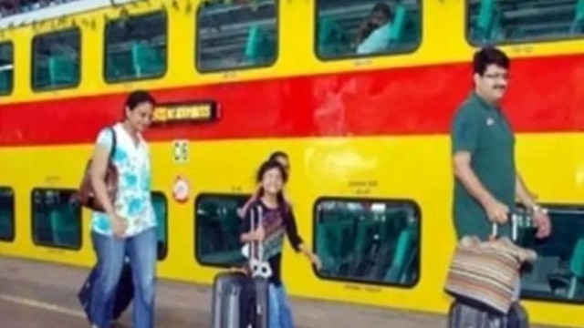 सालों बाद फिर शुरू हो रही है लखनऊ-आनंद विहार रूट पर डबल डेकर ट्रेन