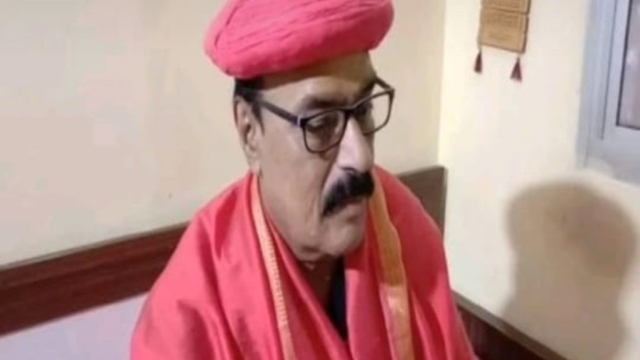 ज्ञानवापी विवाद: विश्वनाथ मंदिर के पूर्व महंत ने त्यागा अन्न