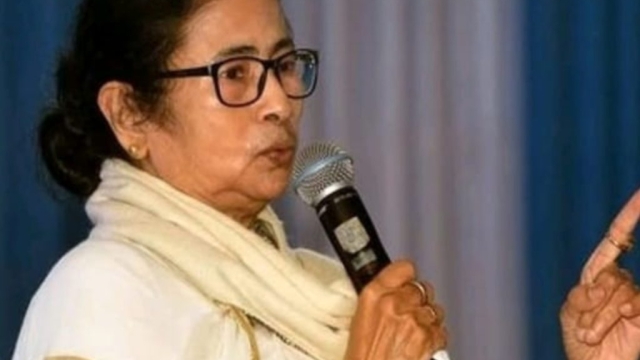 बंगाल के विश्वविद्यालयों में अब राज्यपाल की जगह CM होंगी चांसलर