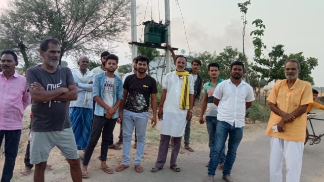 भारतीय किसान कल्याण संघ के राष्ट्रीय सलाहकार प्रोफेसर वी डी द्विवेदी जी किसानों के साथ संघ के स्थापना दिवस पर बधाई व शुभकामनाएं ब्यक्त की