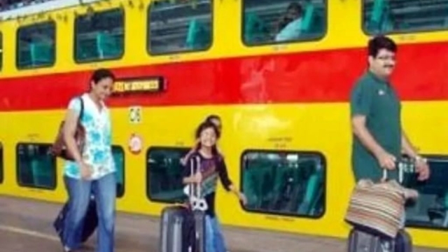 यूपी वालों के लिए खुशखबरी, कल से दौड़ेगी डबल डेकर ट्रेन