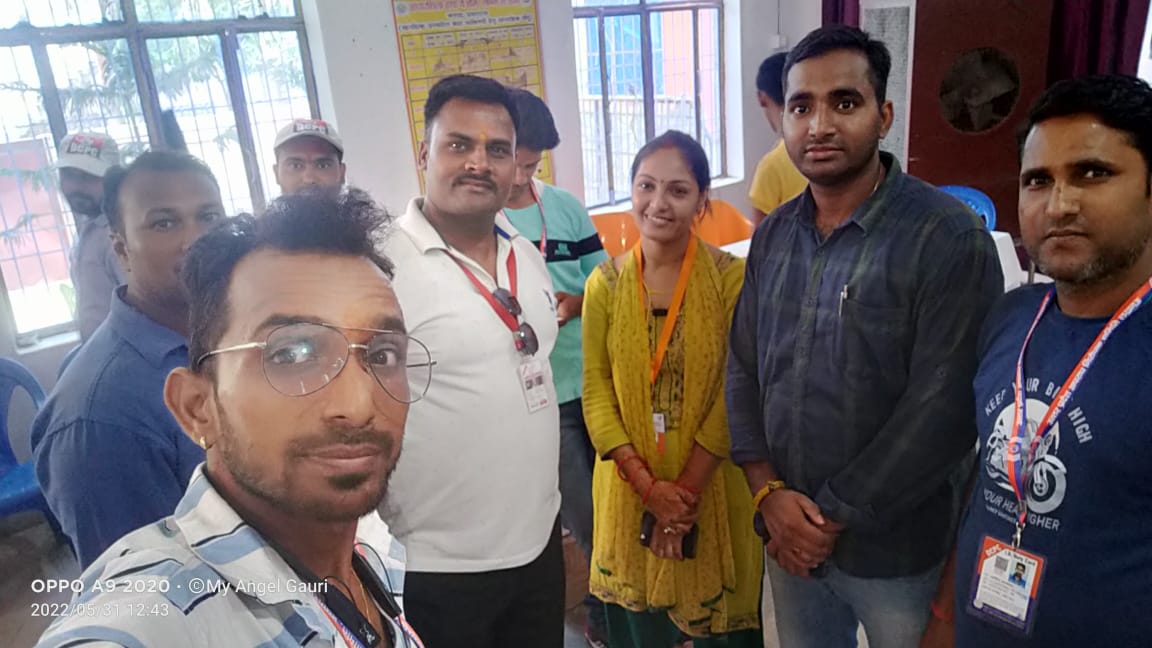 Jila Apradh Nirodhak Samiti Prayagraj जिला अपराध निरोधक समिति यूथ विंग नैनी प्रयागराज के तत्वावधान में गरीबों और जरूरतमंद लोगों की सहायता की गई 1 IMG 20220531 WA0063