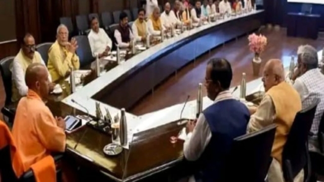 CM आवास पर हुई BJP की बैठक, राष्ट्रपति चुनाव के लिए बनी रणनीति