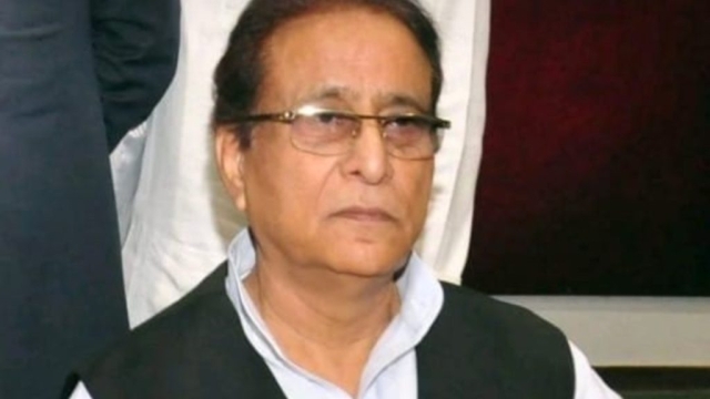 आजम को जेल के दिन याद आए…. कब्र से थोड़ा बड़ा कमरा था, उसी में टॉयलेट