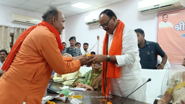 बृजेश पाठक उपमुख्यमंत्री उत्तर प्रदेश सरकार को विभिन्न मांगों का ज्ञापन सौंपाl
