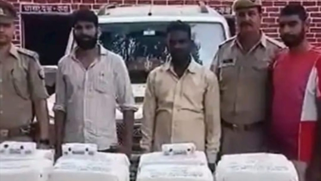 45 लाख रुपए का 81 किलो गांजा बरामद, गाड़ी सीज, तीन गिरफ्तार