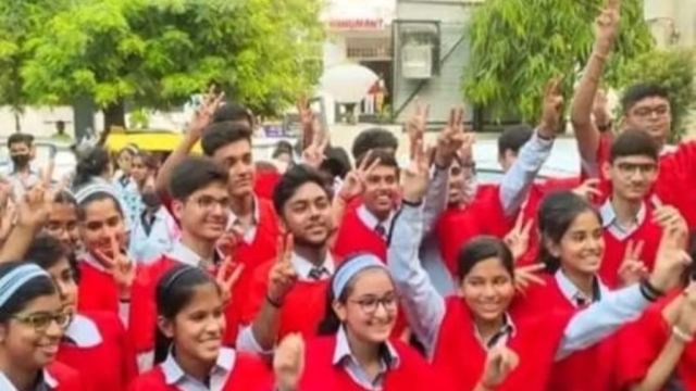 ICSE 10th RESULT: सीएमएम की कनिष्का राष्ट्रीय मेरिट में प्रथम