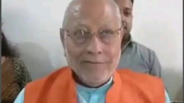 PM मोदी के भाई पहुंचे वृंदावन, कहा- समय आ गया हिंदू को एक जुट होना होगा