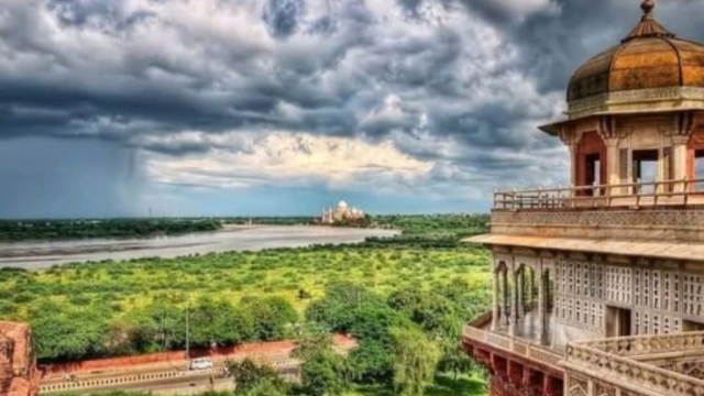 एक नजर में उत्तर प्रदेश, जानें सबसे बड़ा औरछोटा
