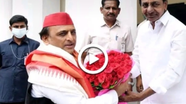 तेलंगाना CM केसीआर से मिले अखिलेश, रामगोपाल यादव ने भी की मुलाकात