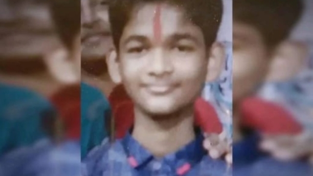 मोबाइल गेम खेलने से रोका तो 9वीं के छात्र ने किया सुसाइड
